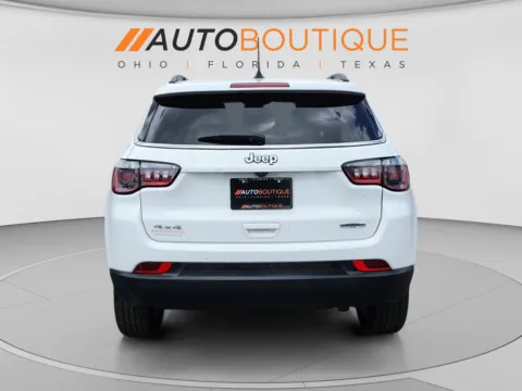 More photos of 2022 Jeep Compass Latitude at Auto Boutique Ohio, OH