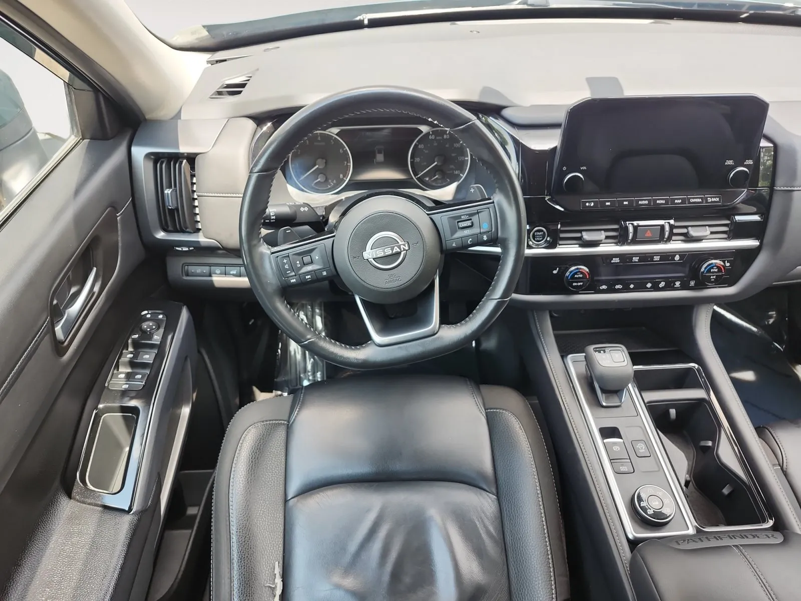 Nissan Pathfinder photo 10
