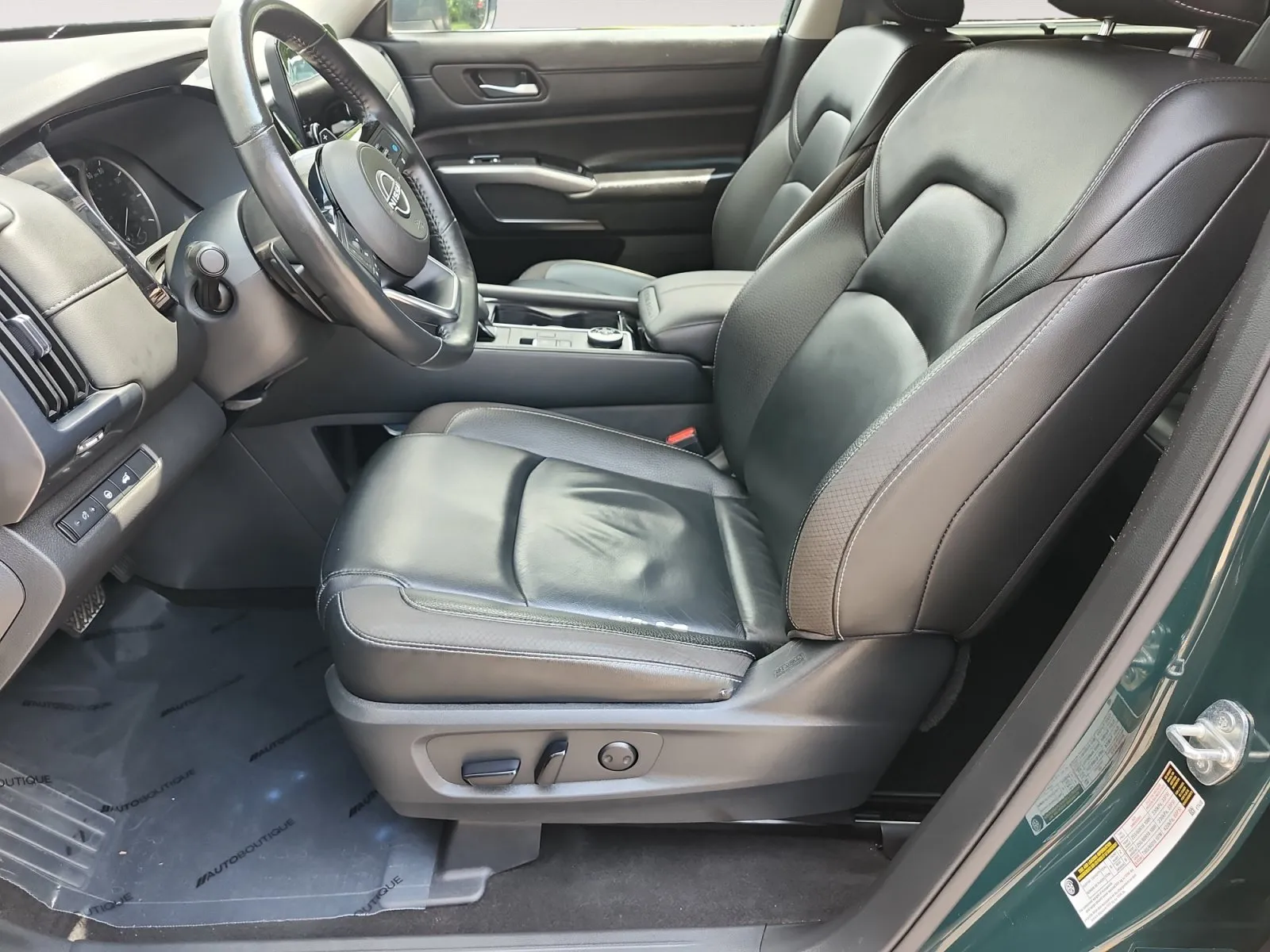 Nissan Pathfinder photo 9