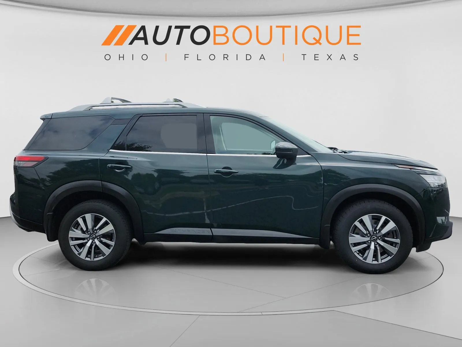 Nissan Pathfinder photo 6