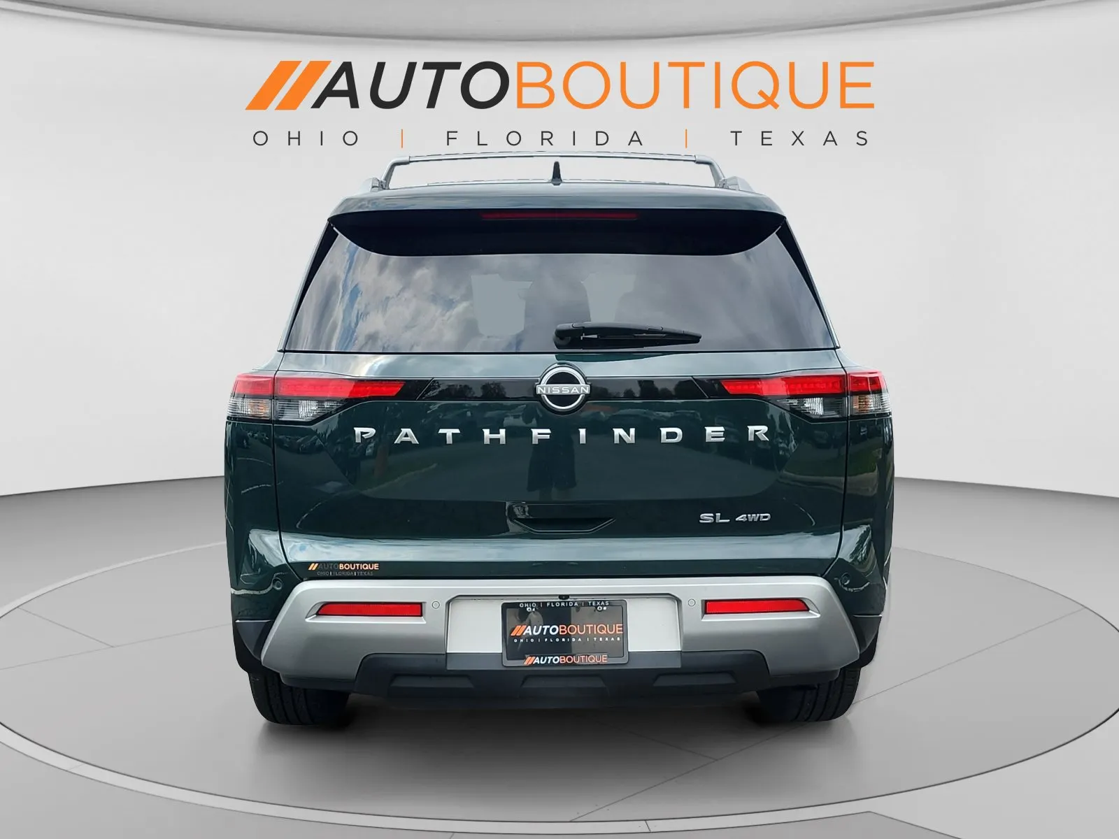 Nissan Pathfinder photo 4