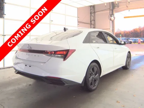 More photos of 2022 Hyundai Elantra SEL at Auto Boutique Ohio, OH