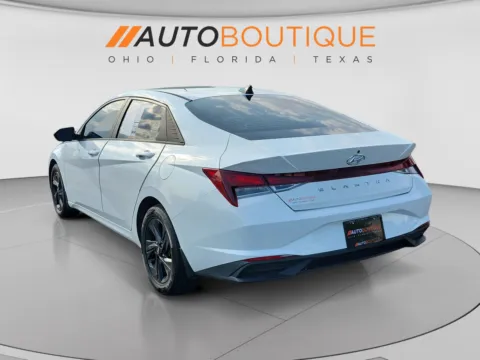 Another view of 2022 Hyundai Elantra SEL for sale in Columbus, OH at Auto Boutique Ohio