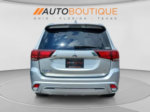 More photos of 2022 Mitsubishi Outlander PHEV SEL at Auto Boutique Ohio, OH