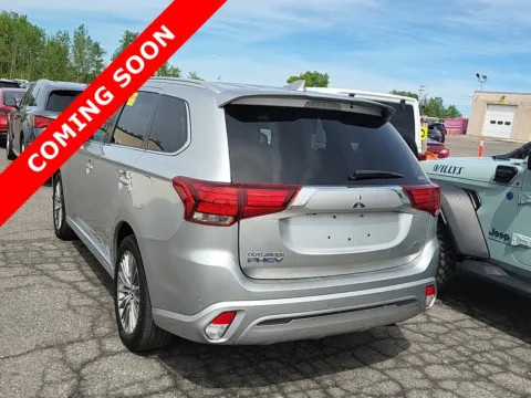 More photos of 2022 Mitsubishi Outlander PHEV SEL at Auto Boutique Ohio, OH