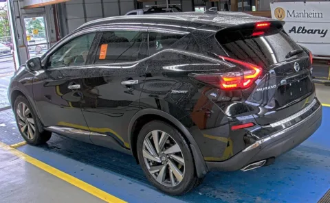 More photos of 2019 Nissan Murano SL at Auto Boutique Ohio, OH