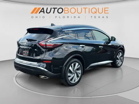 More photos of 2019 Nissan Murano SL at Auto Boutique Ohio, OH