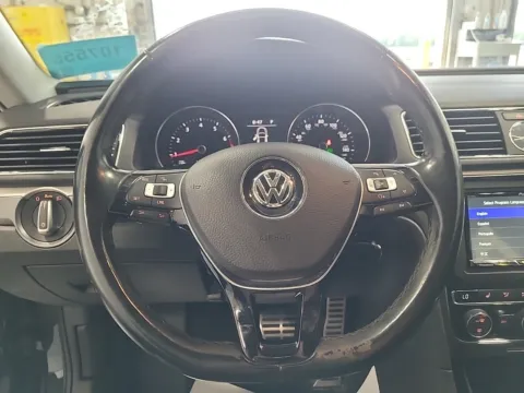 More photos of 2017 Volkswagen Passat R-Line w/Comfort Pkg at Auto Boutique Ohio, OH