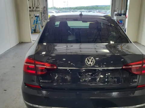 More photos of 2017 Volkswagen Passat R-Line w/Comfort Pkg at Auto Boutique Ohio, OH