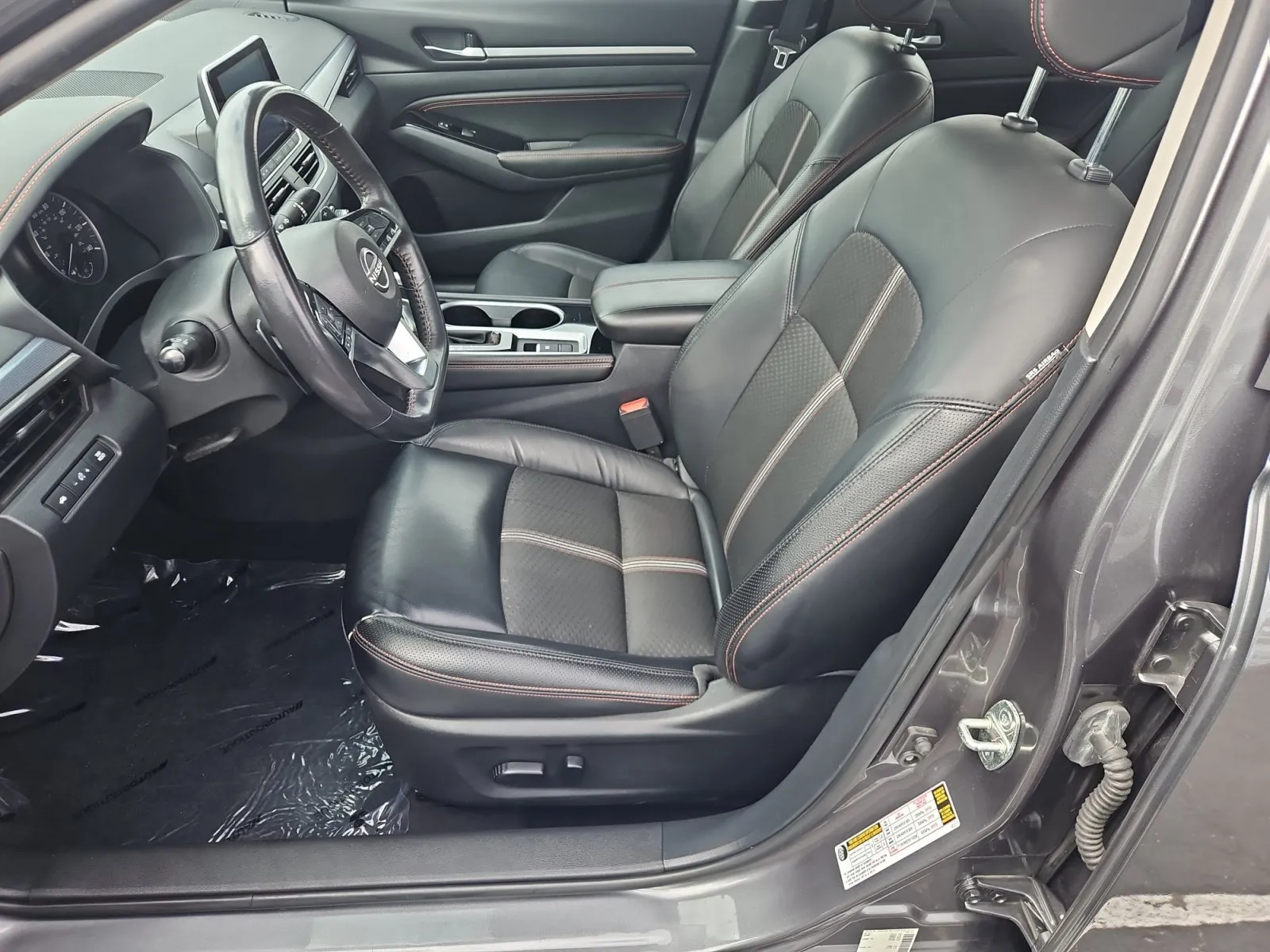 Nissan Altima photo 9