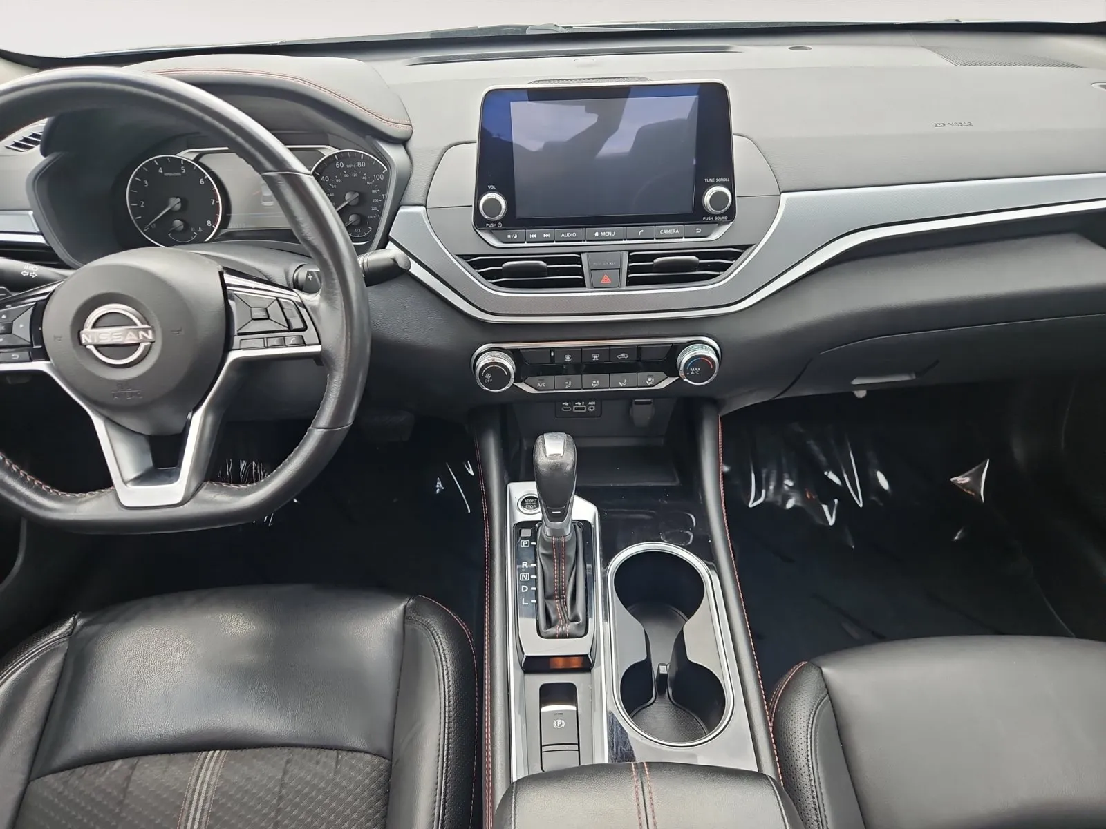 Nissan Altima photo 11