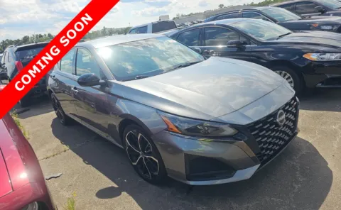 Another view of 2023 Nissan Altima 2.5 SR for sale in Columbus, OH at Auto Boutique Ohio