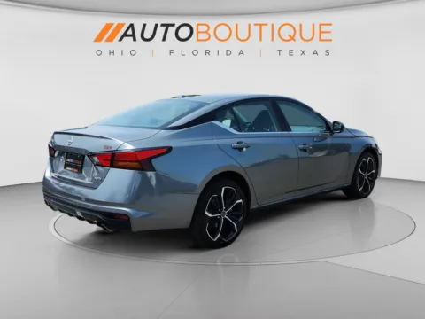 More photos of 2023 Nissan Altima 2.5 SR at Auto Boutique Ohio, OH