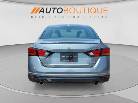 More photos of 2023 Nissan Altima 2.5 SR at Auto Boutique Ohio, OH