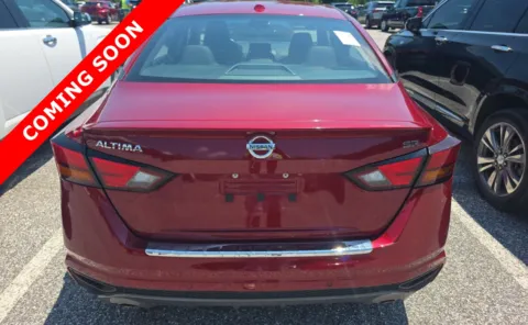 More photos of 2022 Nissan Altima 2.5 SR at Auto Boutique Ohio, OH