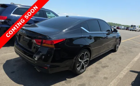 More photos of 2023 Nissan Altima 2.5 SR at Auto Boutique Ohio, OH