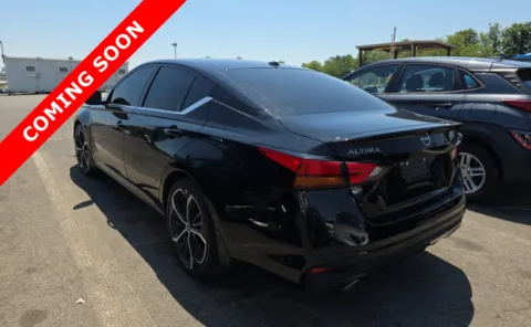 More photos of 2023 Nissan Altima 2.5 SR at Auto Boutique Ohio, OH