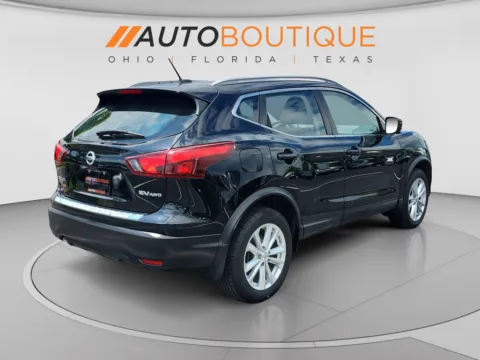 More photos of 2017 Nissan Rogue Sport SV at Auto Boutique Ohio, OH