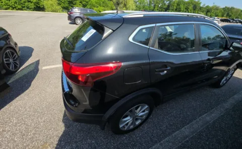 More photos of 2017 Nissan Rogue Sport SV at Auto Boutique Ohio, OH
