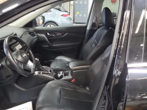 More photos of 2020 Nissan Rogue SL at Auto Boutique Ohio, OH