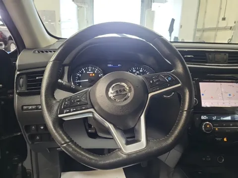 More photos of 2020 Nissan Rogue SL at Auto Boutique Ohio, OH
