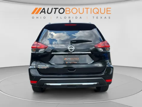 More photos of 2020 Nissan Rogue SL at Auto Boutique Ohio, OH