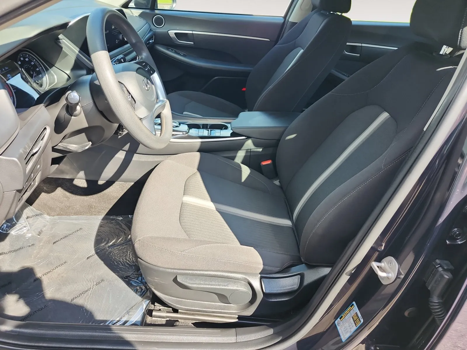Hyundai Sonata photo 9