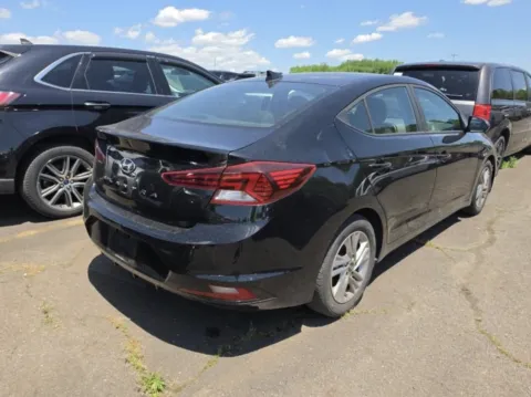 More photos of 2019 Hyundai Elantra SEL at Auto Boutique Ohio, OH