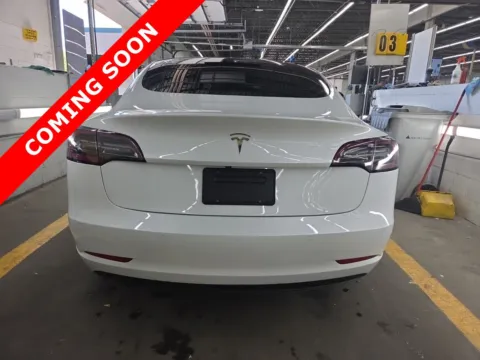 More photos of 2022 Tesla Model 3 Long Range at Auto Boutique Ohio, OH