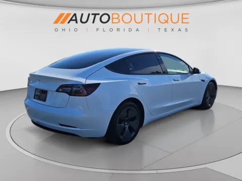 More photos of 2022 Tesla Model 3 Long Range at Auto Boutique Ohio, OH