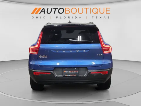More photos of 2021 Volvo XC40 R-Design at Auto Boutique Ohio, OH