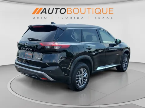 More photos of 2023 Nissan Rogue SL at Auto Boutique Ohio, OH