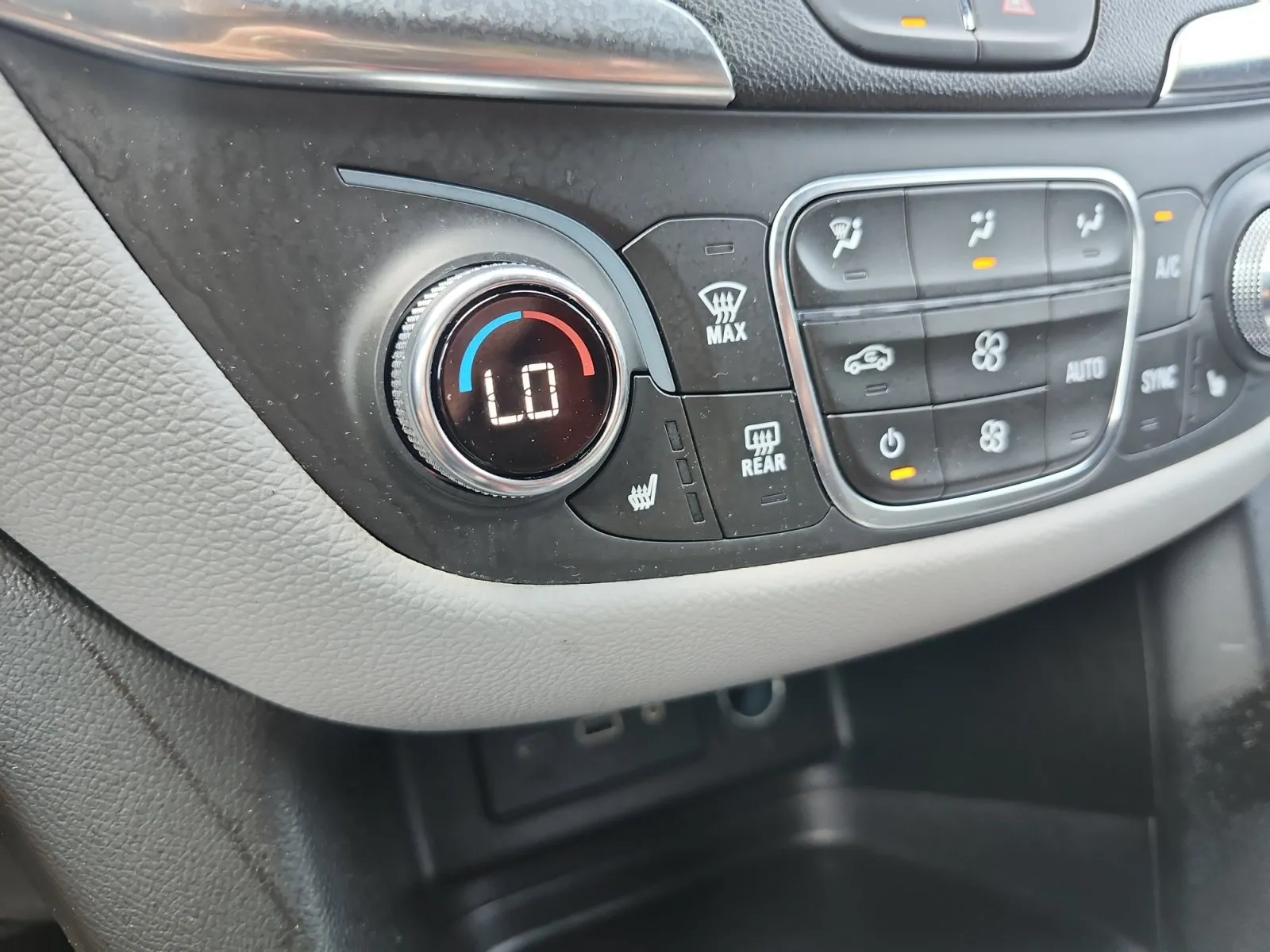 Chevrolet Equinox photo 18