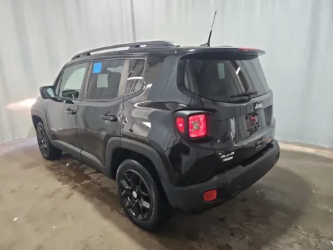 More photos of 2018 Jeep Renegade Latitude at Auto Boutique Ohio, OH