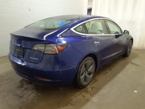 More photos of 2019 Tesla Model 3 Long Range at Auto Boutique Ohio, OH
