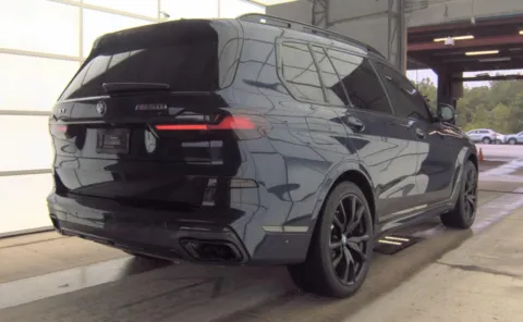 More photos of 2020 BMW X7 M50i at Auto Boutique Ohio, OH