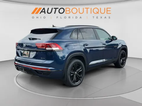 More photos of 2023 Volkswagen Atlas Cross Sport 2.0T SEL R-Line Black at Auto Boutique Ohio, OH