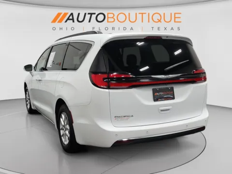 Another view of 2022 Chrysler Pacifica Touring L for sale in Columbus, OH at Auto Boutique Ohio