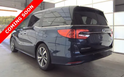 More photos of 2023 Honda Odyssey Touring at Auto Boutique Ohio, OH