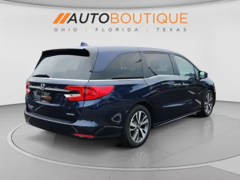 More photos of 2023 Honda Odyssey Touring at Auto Boutique Ohio, OH
