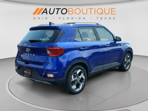 More photos of 2022 Hyundai Venue SEL at Auto Boutique Ohio, OH