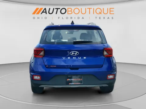 More photos of 2022 Hyundai Venue SEL at Auto Boutique Ohio, OH
