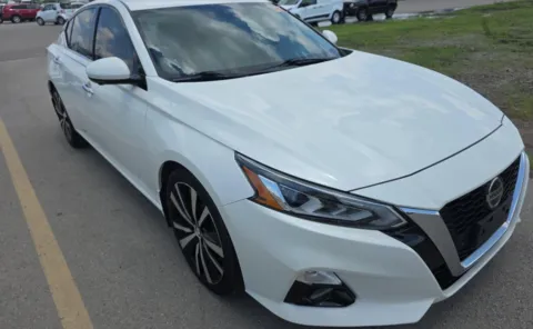 Another view of 2019 Nissan Altima 2.5 Platinum for sale in Columbus, OH at Auto Boutique Ohio