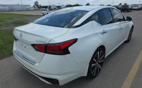 More photos of 2019 Nissan Altima 2.5 Platinum at Auto Boutique Ohio, OH