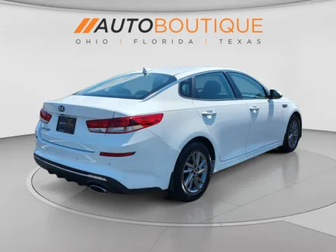 More photos of 2019 Kia Optima LX at Auto Boutique Ohio, OH
