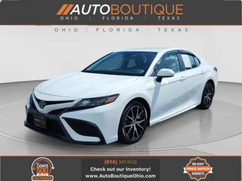 White 2021 Toyota Camry SE for sale in Columbus, OH