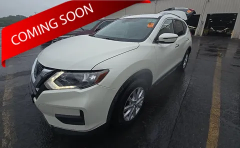 White 2019 Nissan Rogue SV for sale in Columbus, OH