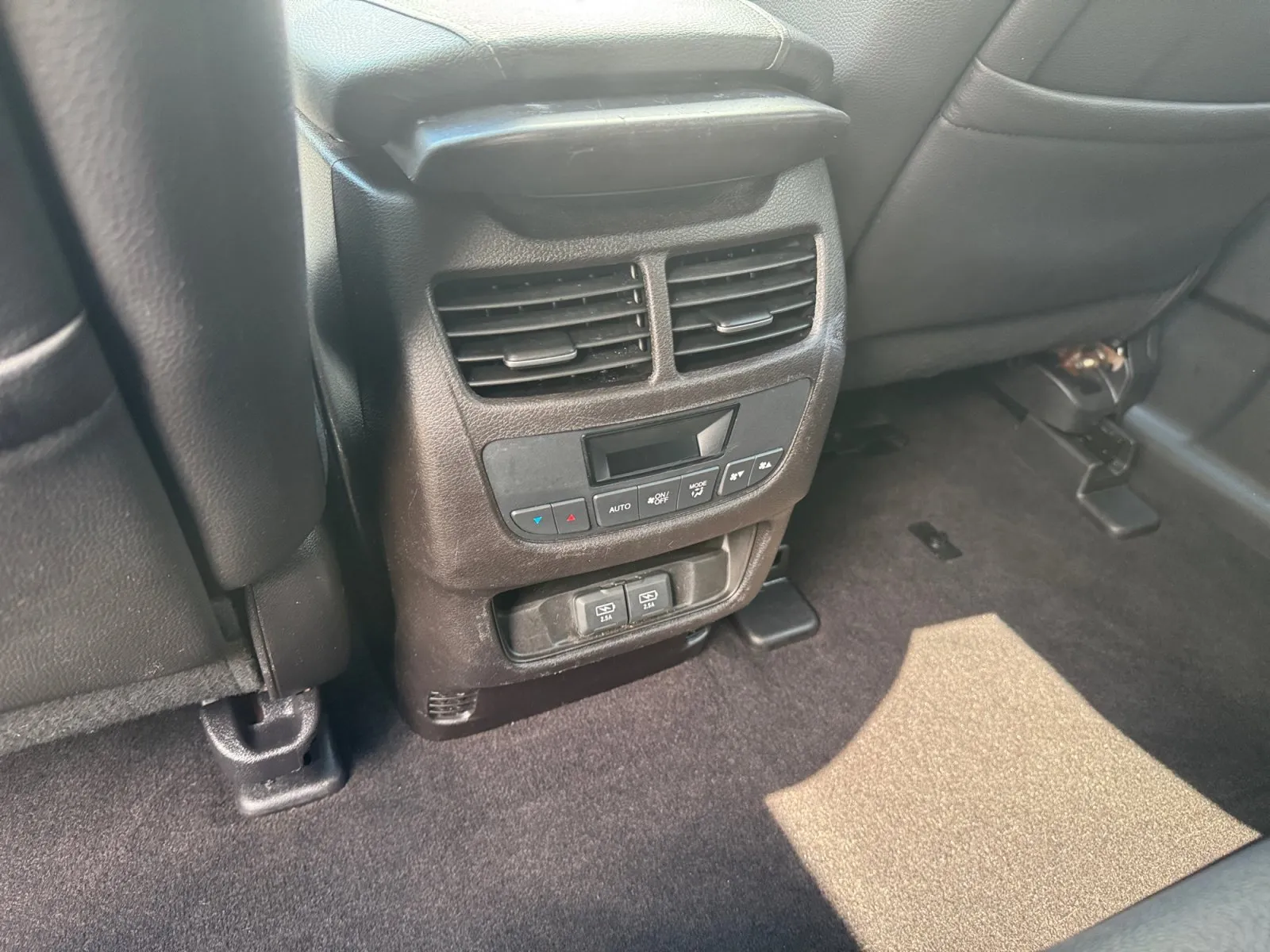 Acura MDX photo 13