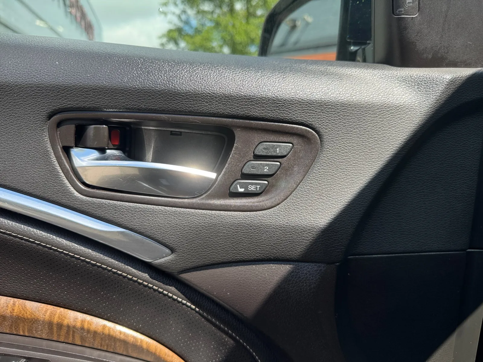 Acura MDX photo 17