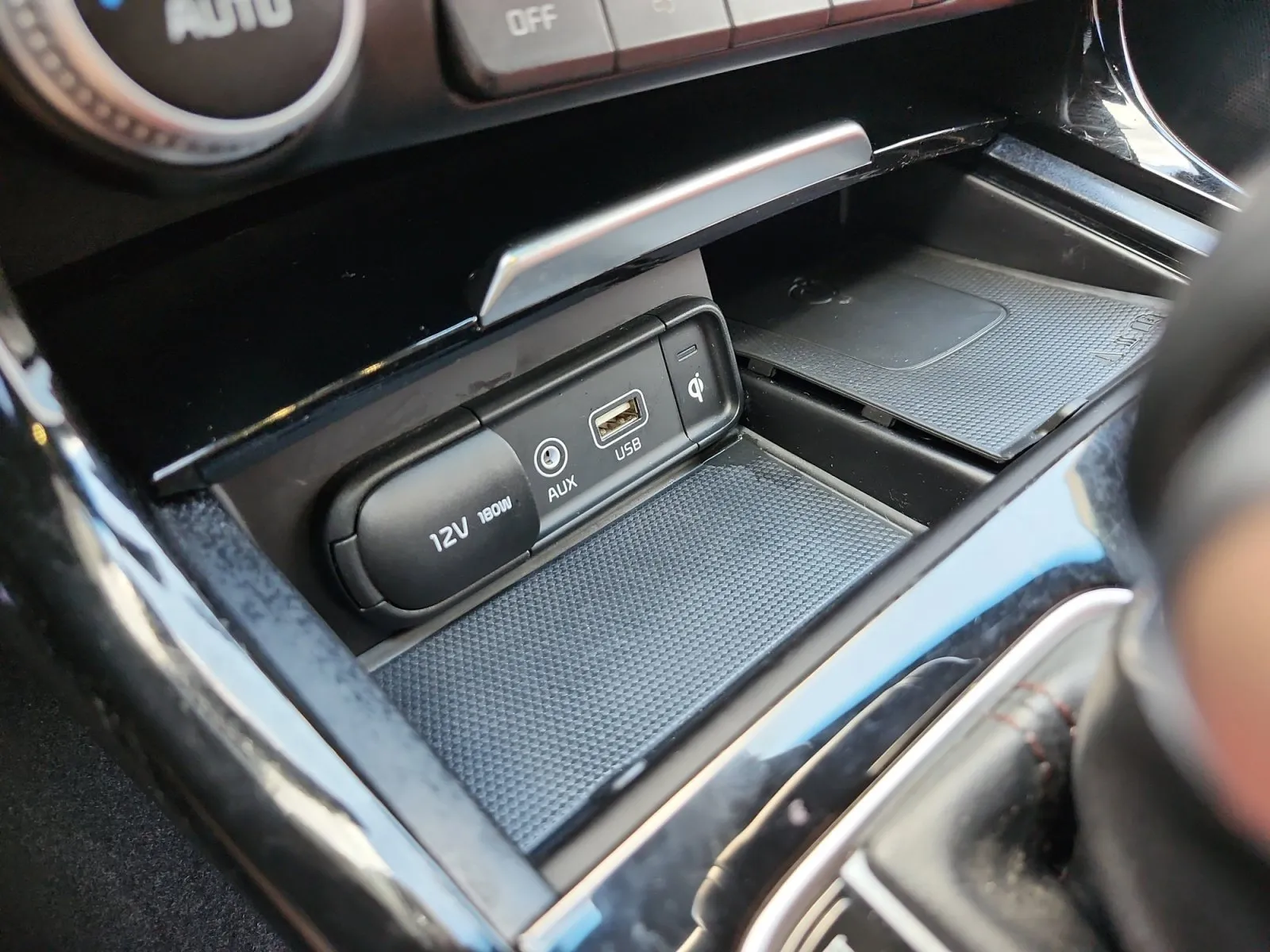 Kia Stinger photo 21